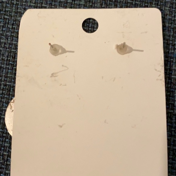 Earring - Picture 2 of 2